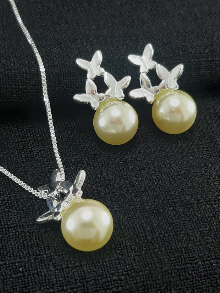 Conjunto borboletas prateada com pérola
