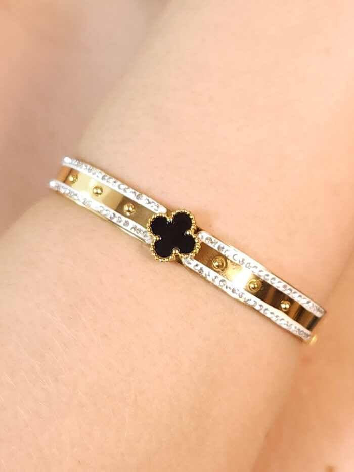 Bracelete fio cravejado com trevo