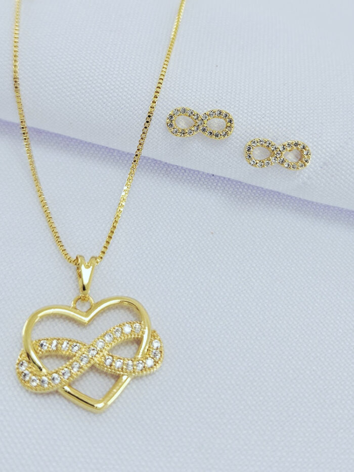 Conjunto infinito cravejado com pingente coração