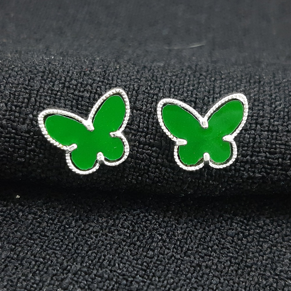 Brinco borboleta verde redor detalhado