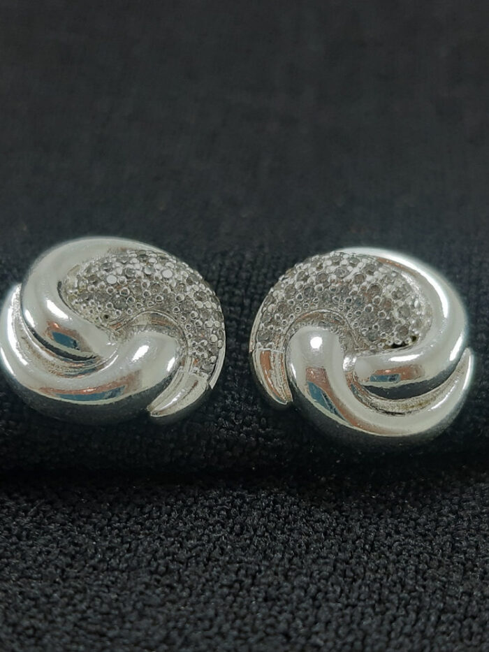 Brinco espiral liso e cravejado