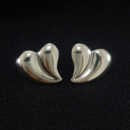 Brinco formato coração liso