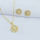 Conjunto formato flor cravejado