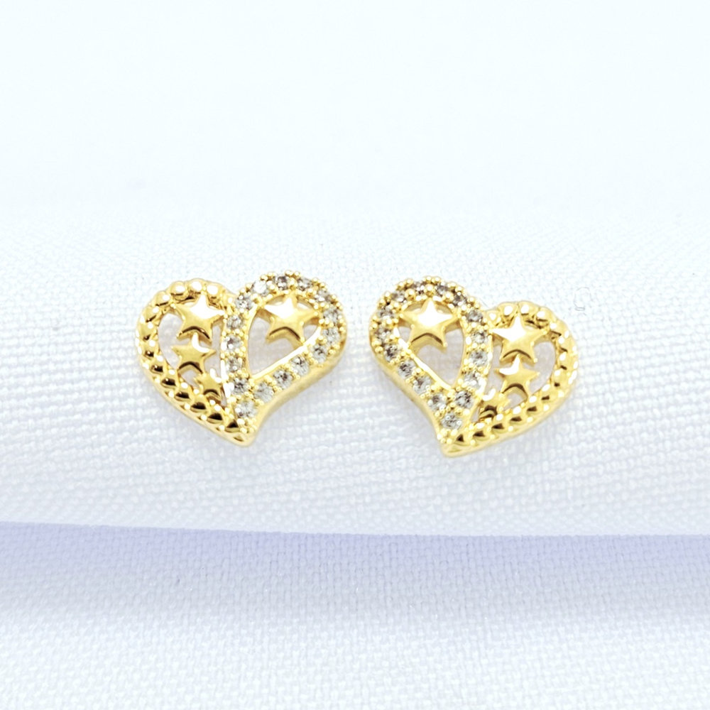 Brinco coração zircônia com estrela