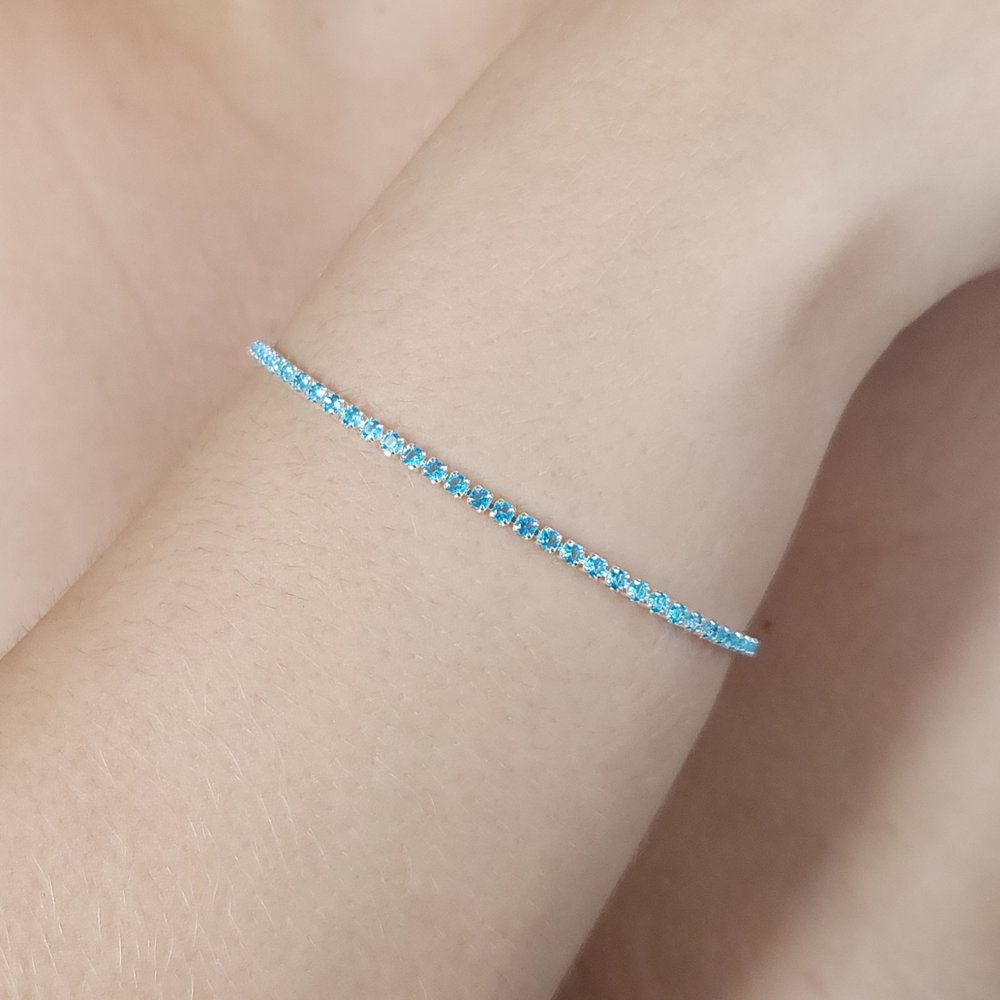 Pulseira fio riviera detalhados