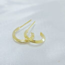 Brinco argola liso dourado