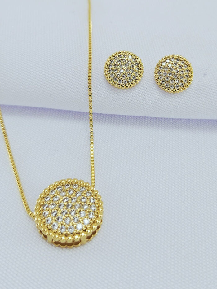 Conjunto rendondo cravejado com zircônia