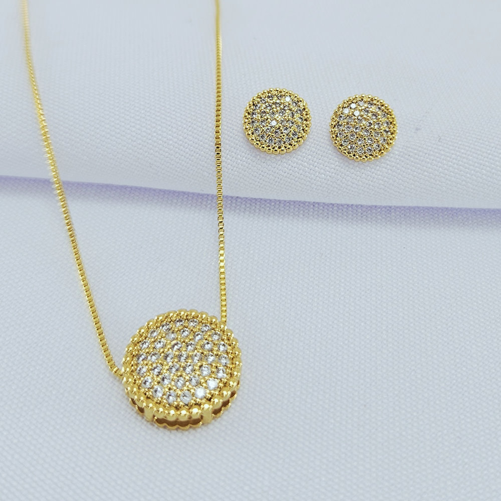 Conjunto rendondo cravejado com zircônia