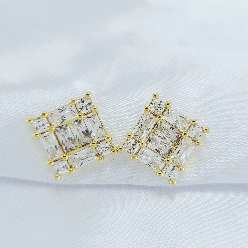 Brinco quadrado pedra cristal