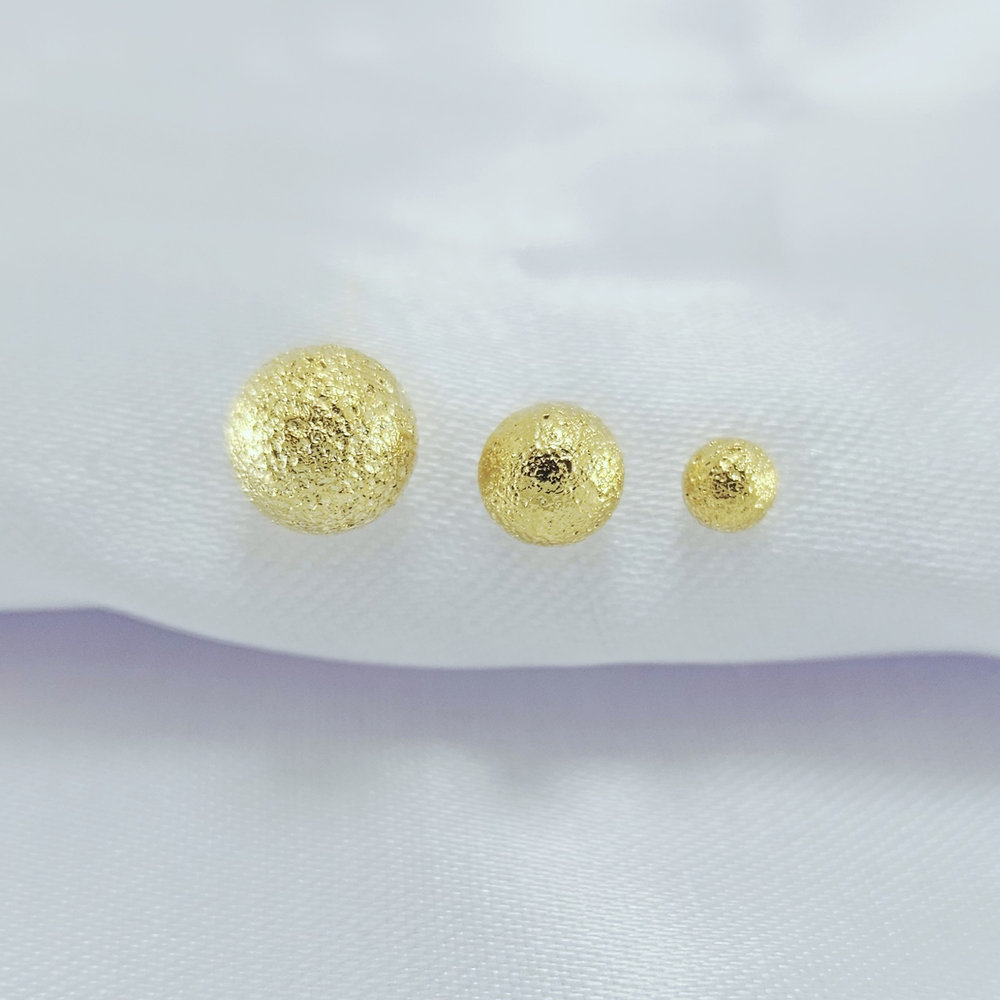 Trio de brinco bolinha detalhe fosco