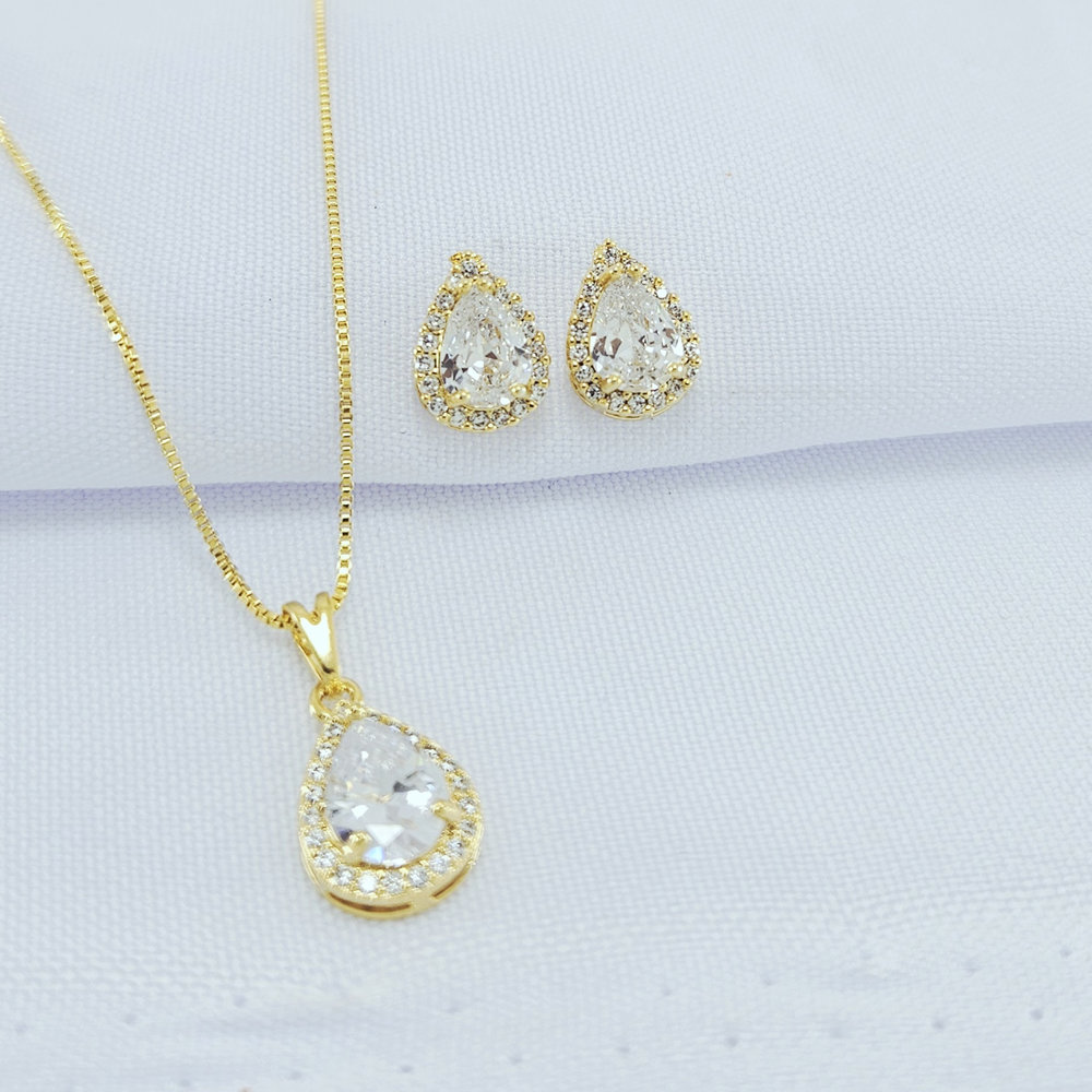 Conjunto gota cravejado detalhado