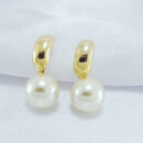 Brinco base dourado com pêndulo pérola