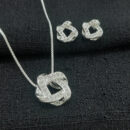 Conjunto fios entrelaçados cravejados