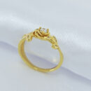 Anel detalhe flor com zircônia