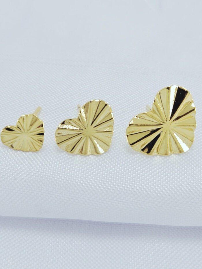 Trio de brincos corações martelado