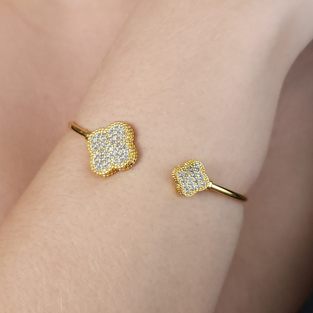 Bracelete Regulável trevo cravejado com zircônia