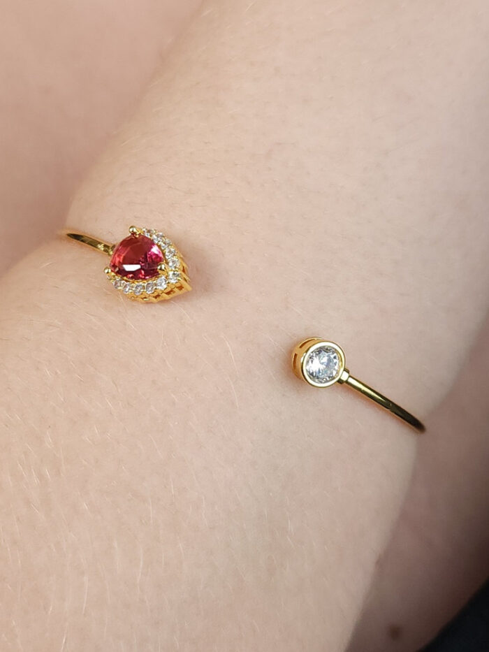 Bracelete gota borda cravejada com ponto de luz