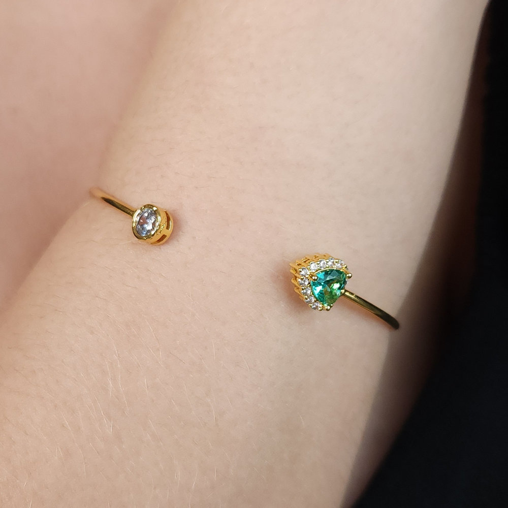 Bracelete coração cravejado com ponto luz