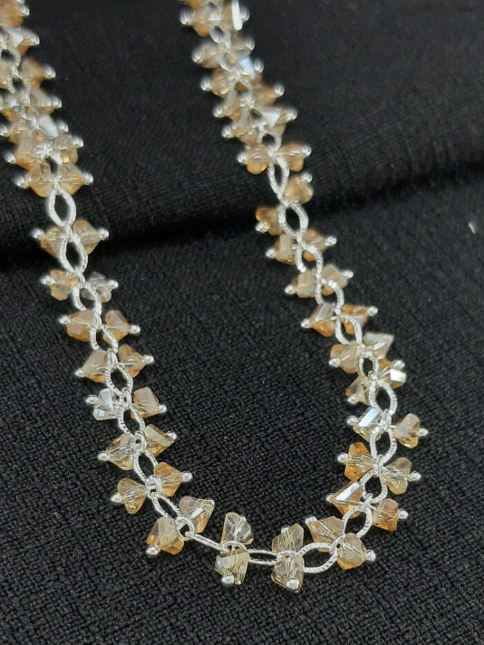 Gargantilha choker pedras de quartzo