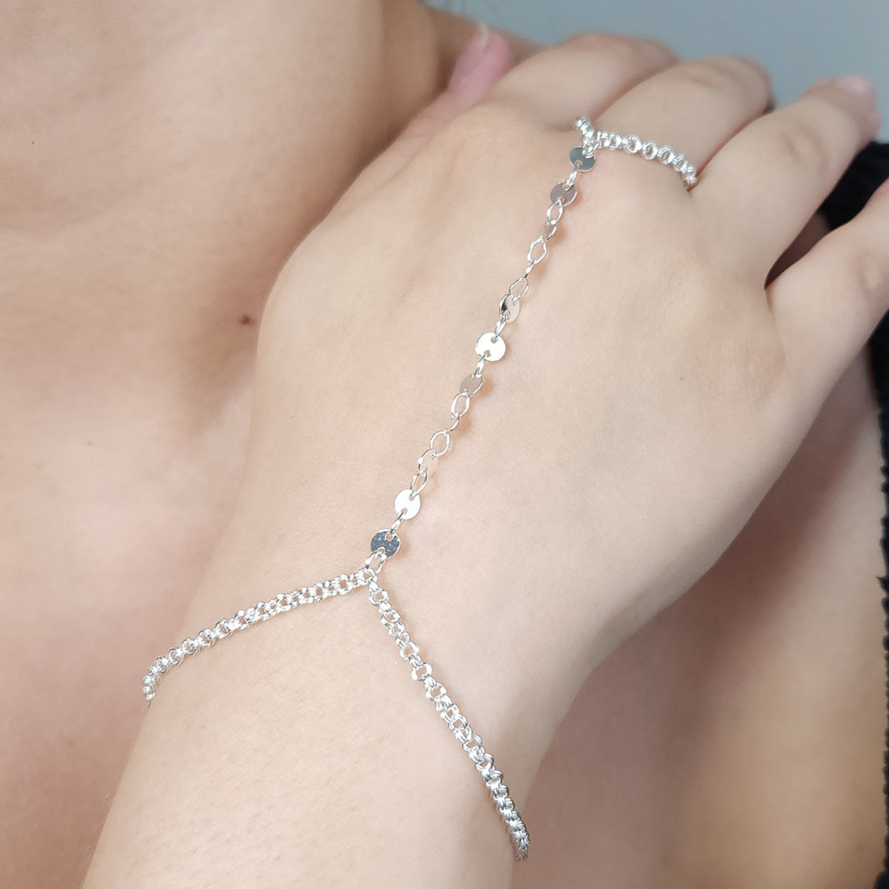 Pulseira de mão elos vazados