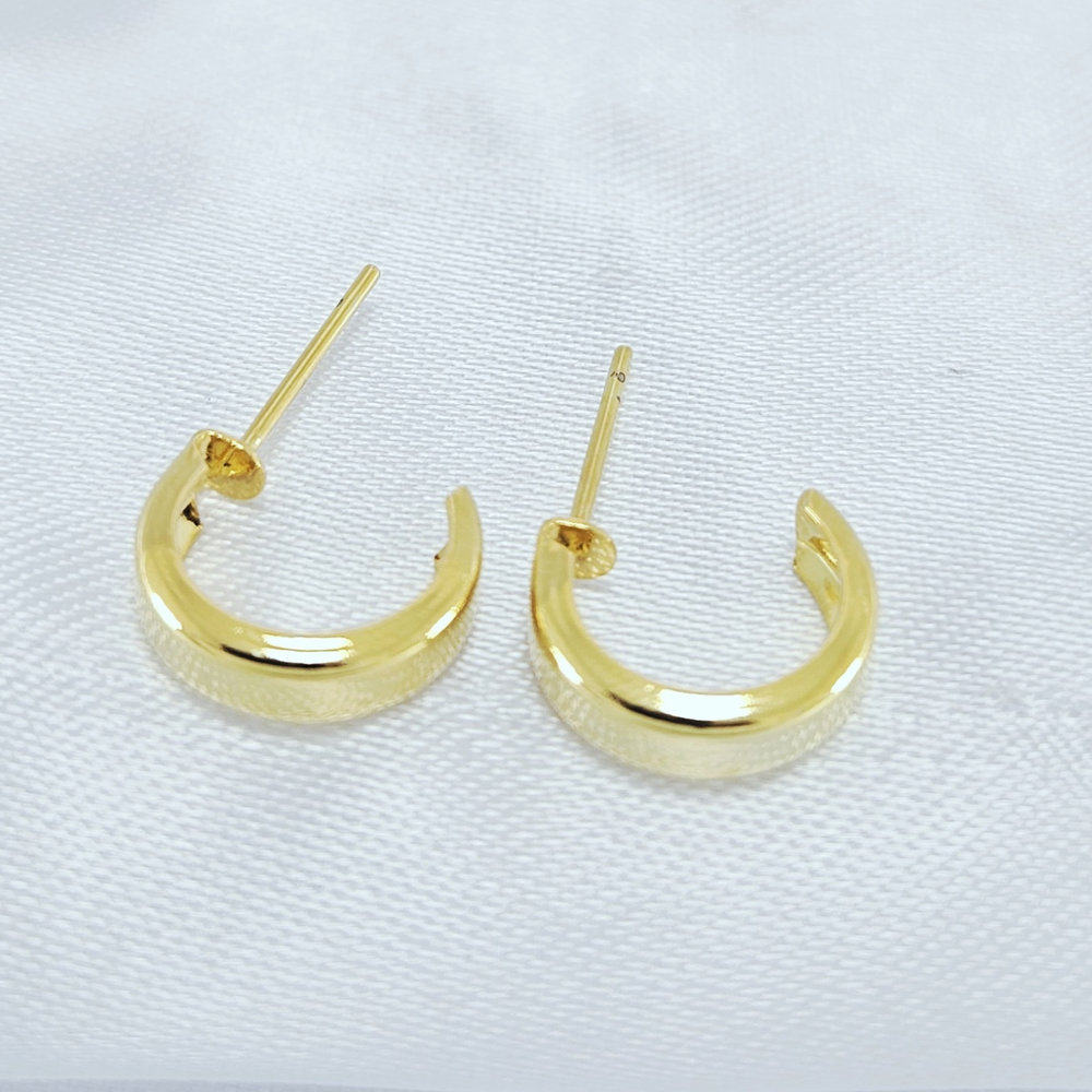 Brinco argola liso aberta