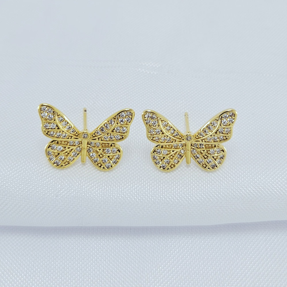 Brinco borboleta cravejado
