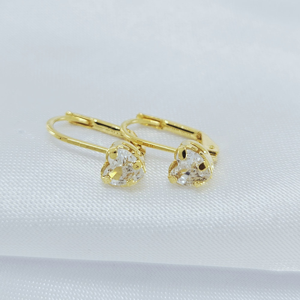 Brinco gancho coração com zircônia cristal