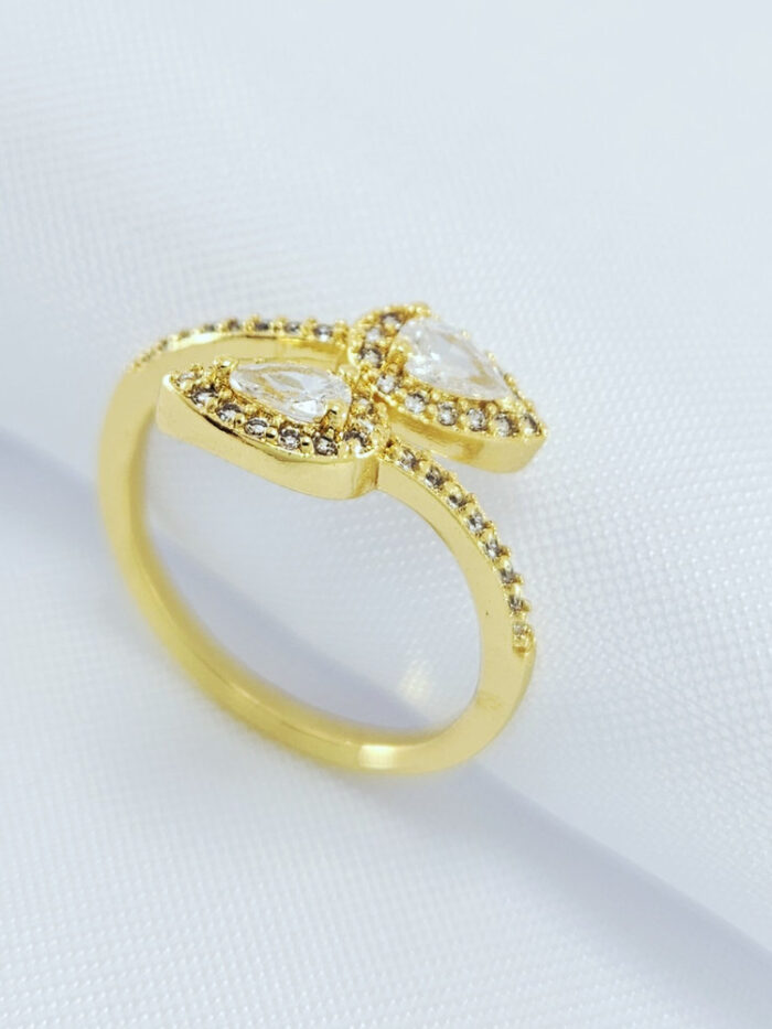 Anel gota dois fios cravejados