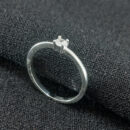 Anel solitário prateado