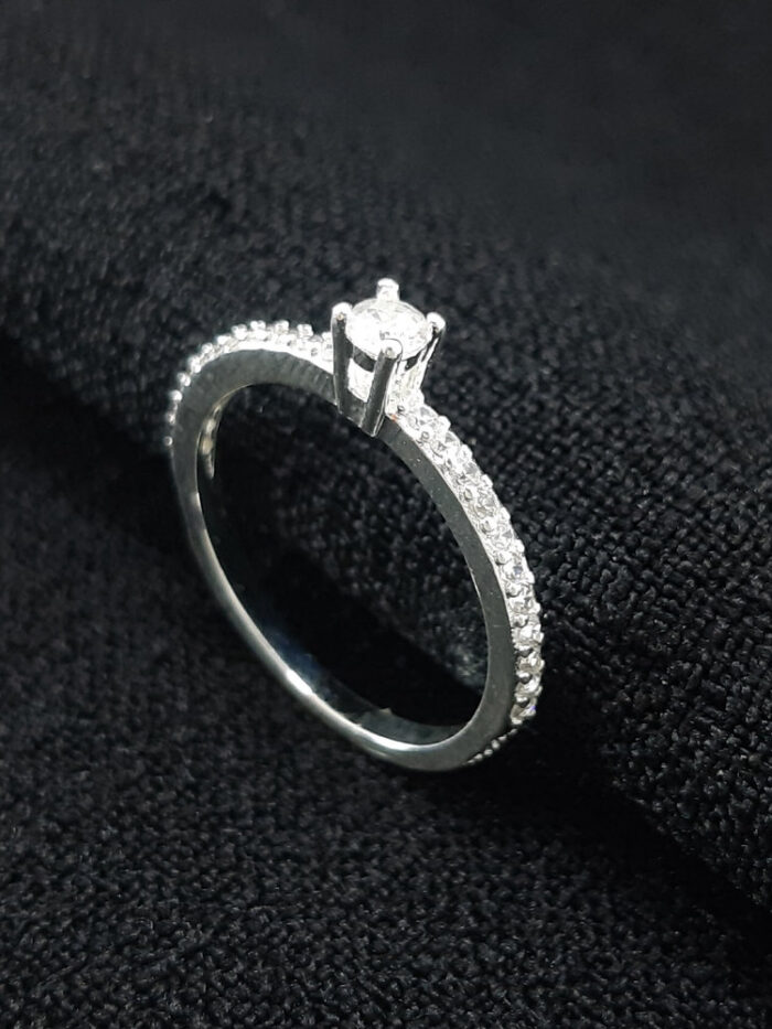 Anel ponto de luz CRISTAL cravejado