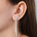 Brinco base navete com fios cravejados