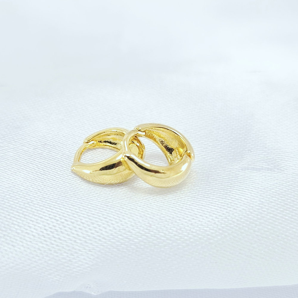 Brinco argolinha lisa dourada