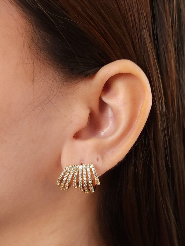 Brinco 8 fios cravejado em micro zircônia