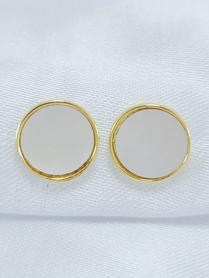 Brinco círculo furta-cor detalhe dourado