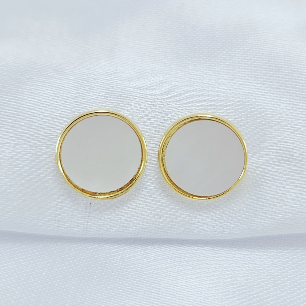 Brinco círculo furta-cor detalhe dourado