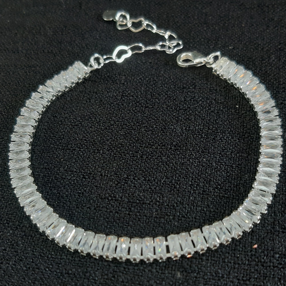 Pulseira riviera com pedras baguetes cristal