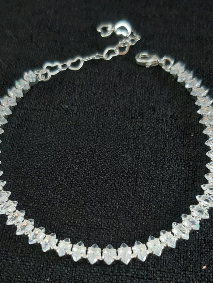 Pulseira riviera com pedras navetes