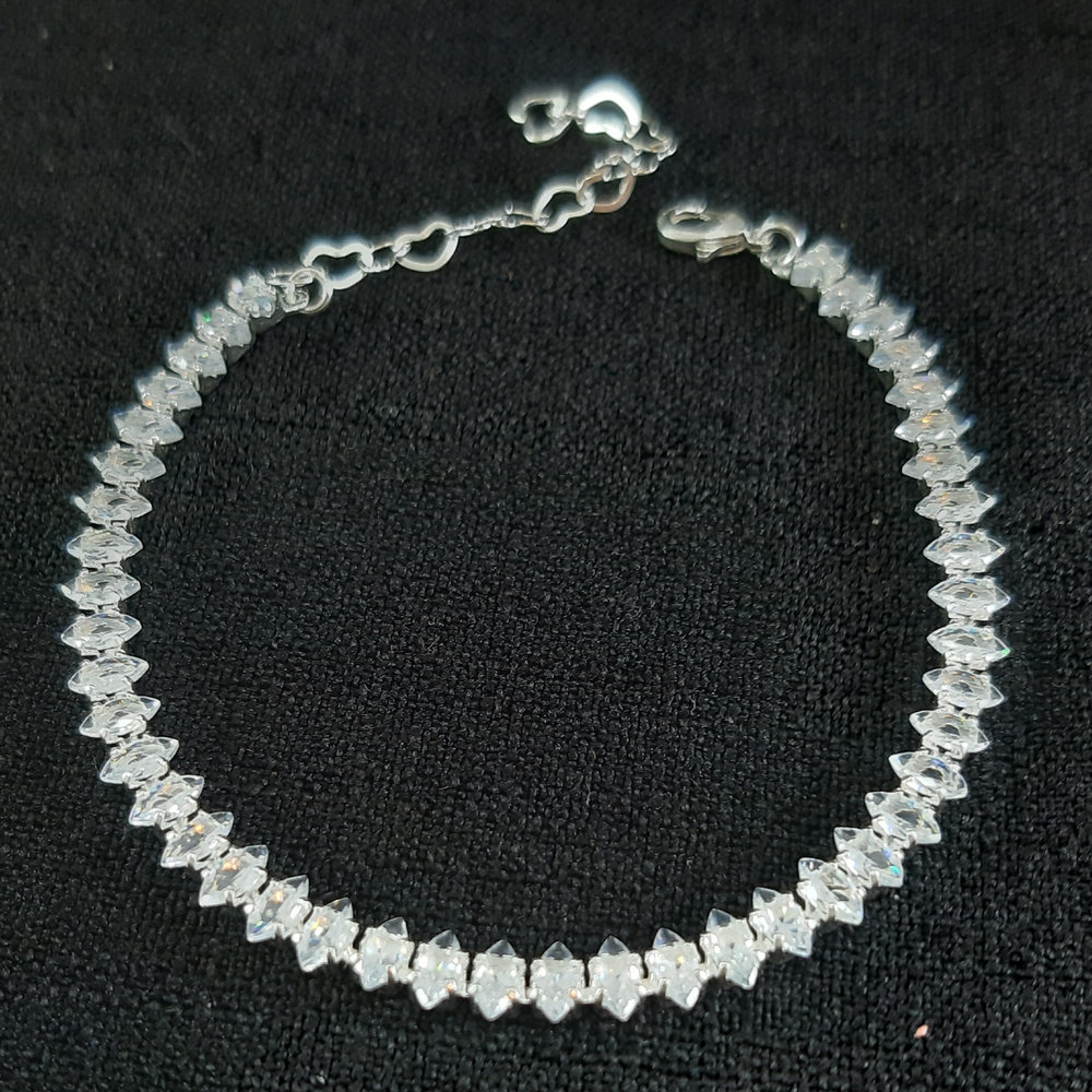 Pulseira riviera com pedras navetes